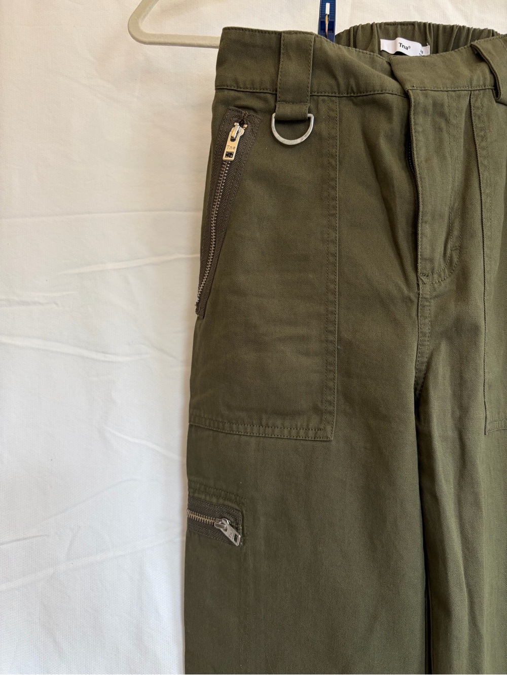 Aritzia TNA Cargo Jogger Pants - Picture 3 of 4